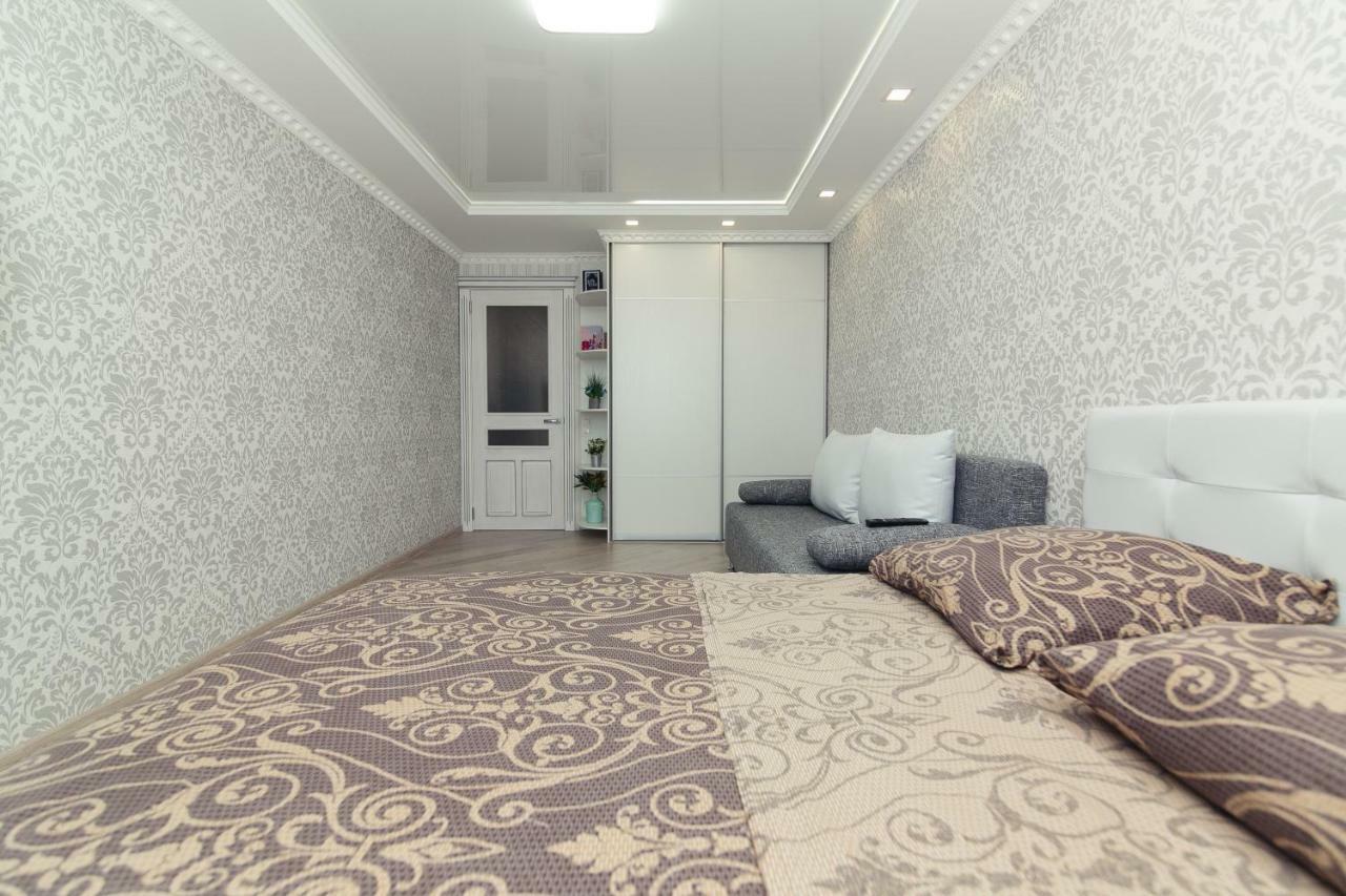 Luxury Apart-Hotel On Kondrateva Street スームィ エクステリア 写真