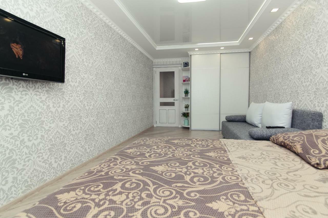 Luxury Apart-Hotel On Kondrateva Street スームィ エクステリア 写真
