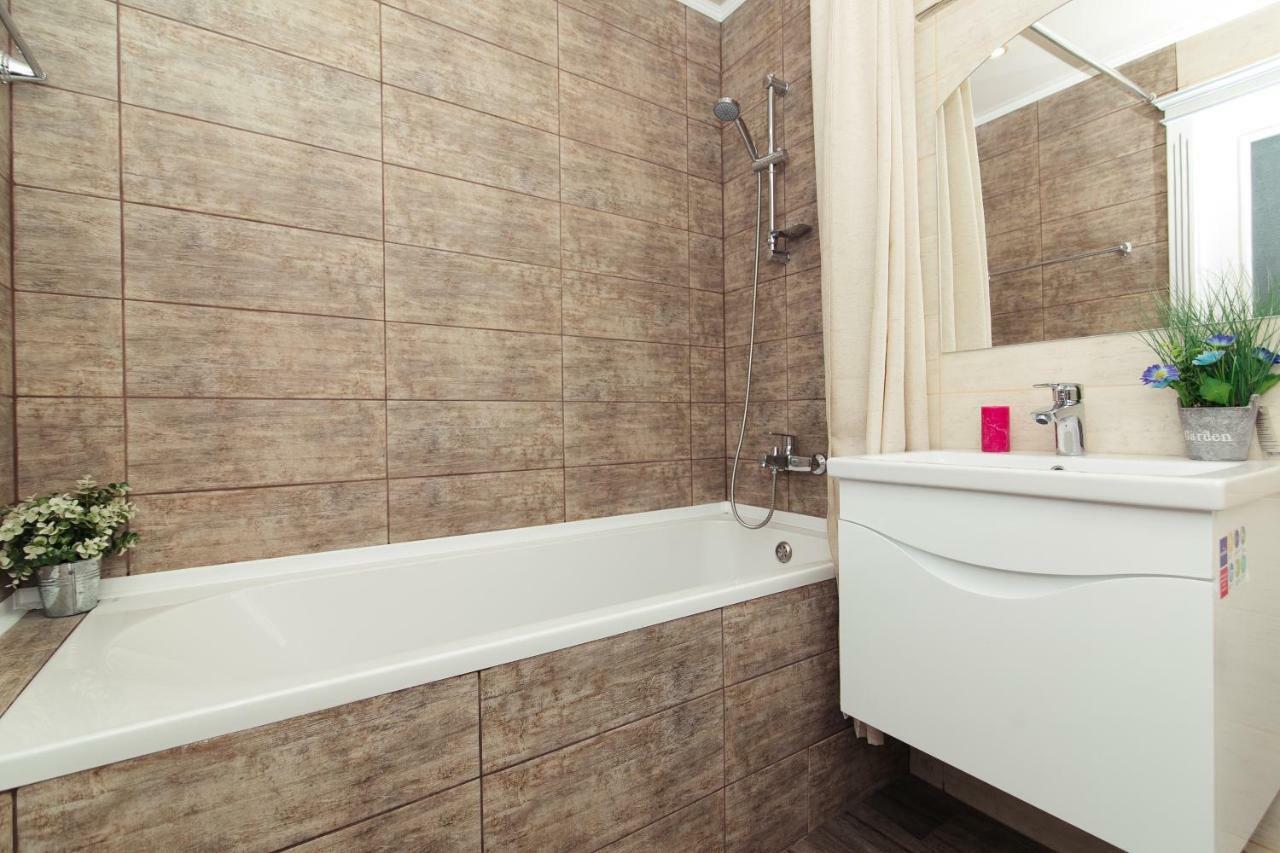 Luxury Apart-Hotel On Kondrateva Street スームィ エクステリア 写真