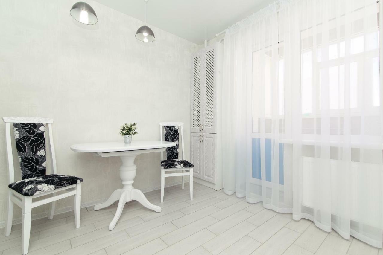 Luxury Apart-Hotel On Kondrateva Street スームィ エクステリア 写真