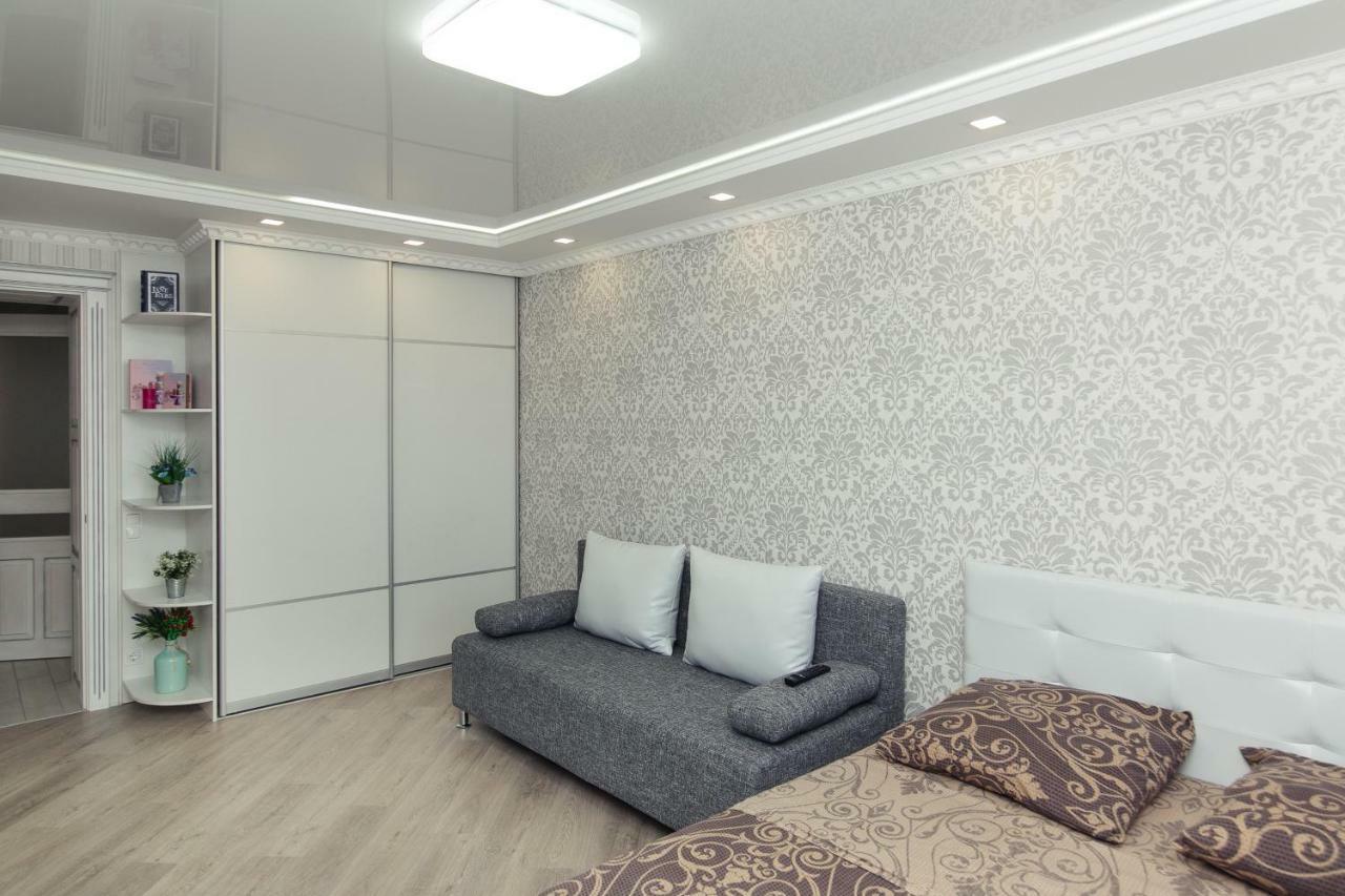 Luxury Apart-Hotel On Kondrateva Street スームィ エクステリア 写真