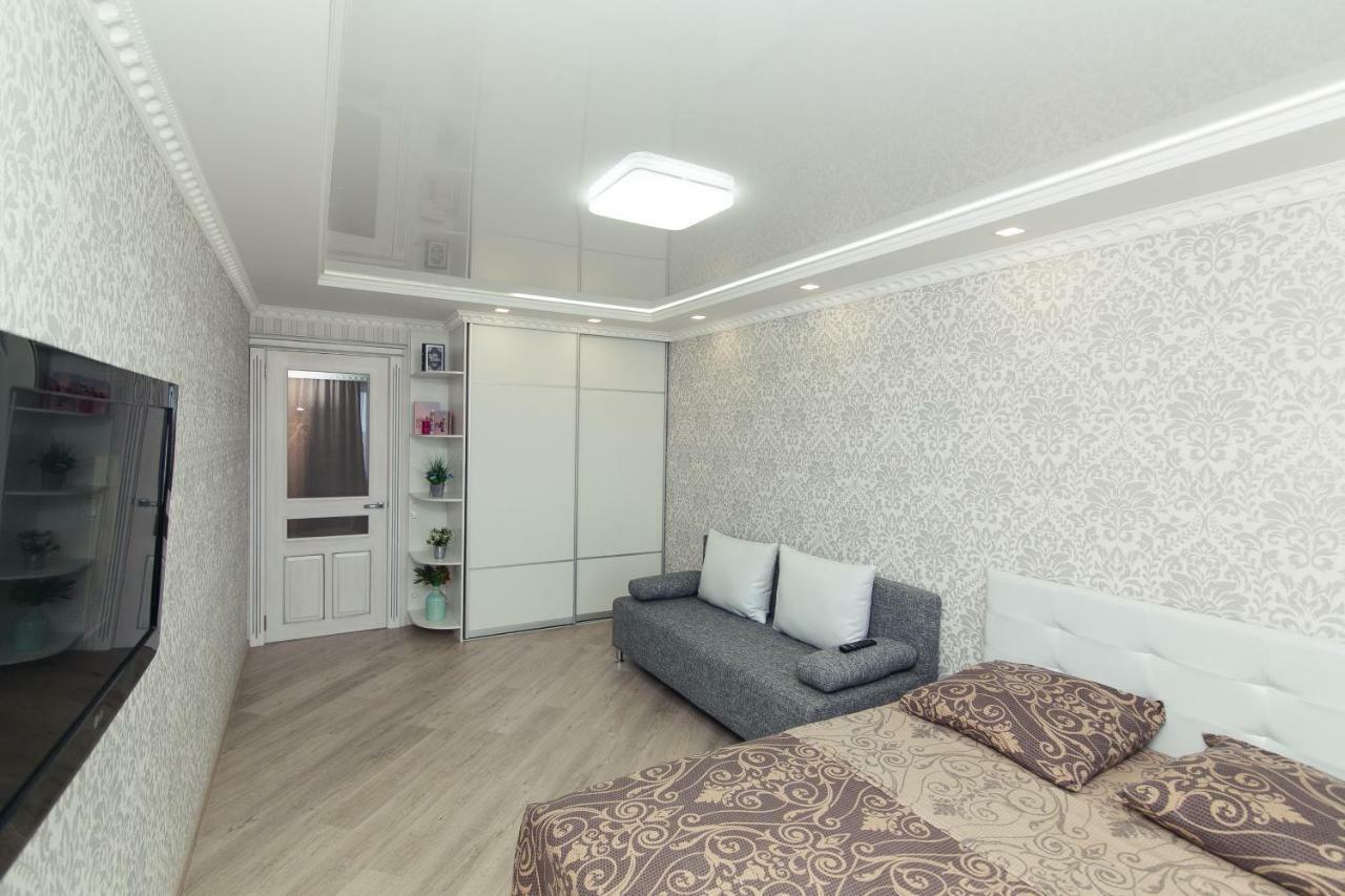 Luxury Apart-Hotel On Kondrateva Street スームィ エクステリア 写真
